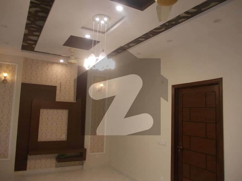 پیراگون سٹی ۔ وُوڈز بلاک پیراگون سٹی لاہور میں 3 کمروں کا 5 مرلہ مکان 2.3 کروڑ میں برائے فروخت۔