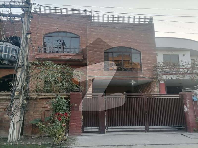 House Of 1 Kanal Available For rent In Johar Town Phase 1 - Block E