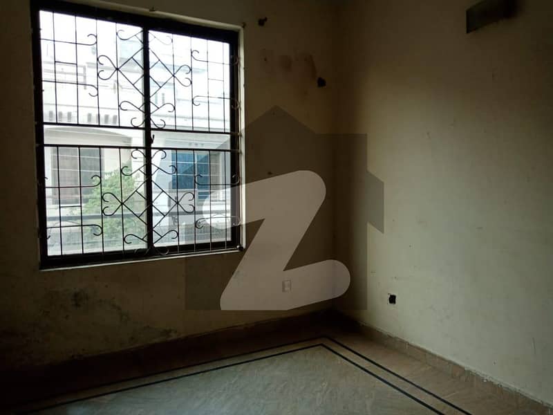 A 1 Kanal House Located In Model Town - Block H Is Available For rent