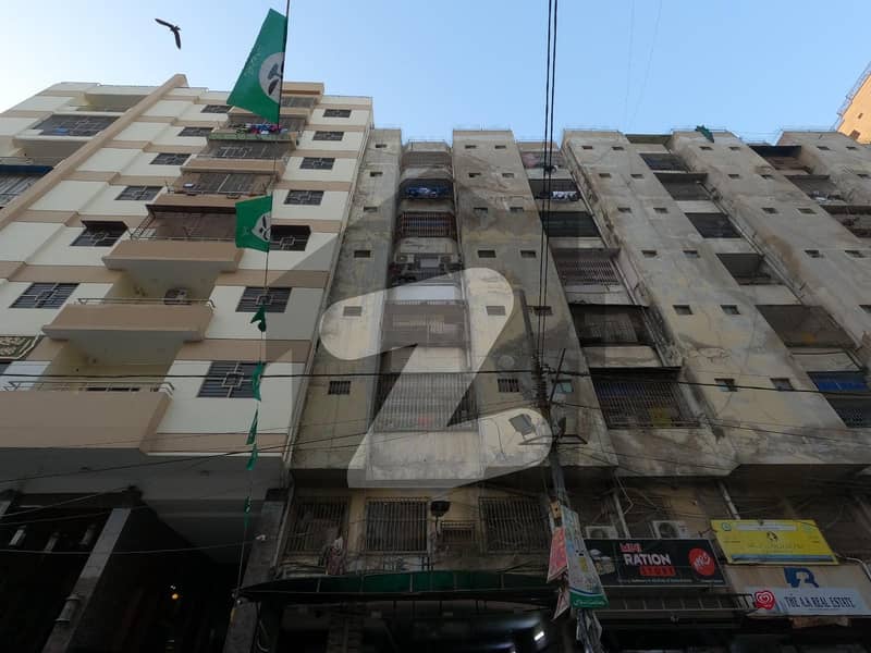 3200 Square Feet Flat In Stunning Bahadurabad Is Available For sale