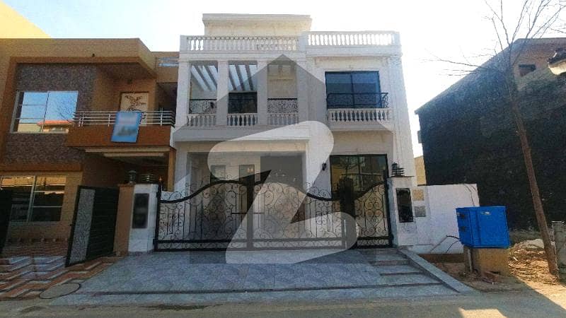 8.8 Marla House Is Available For Sale In Lake City Sector M-7A Lahore