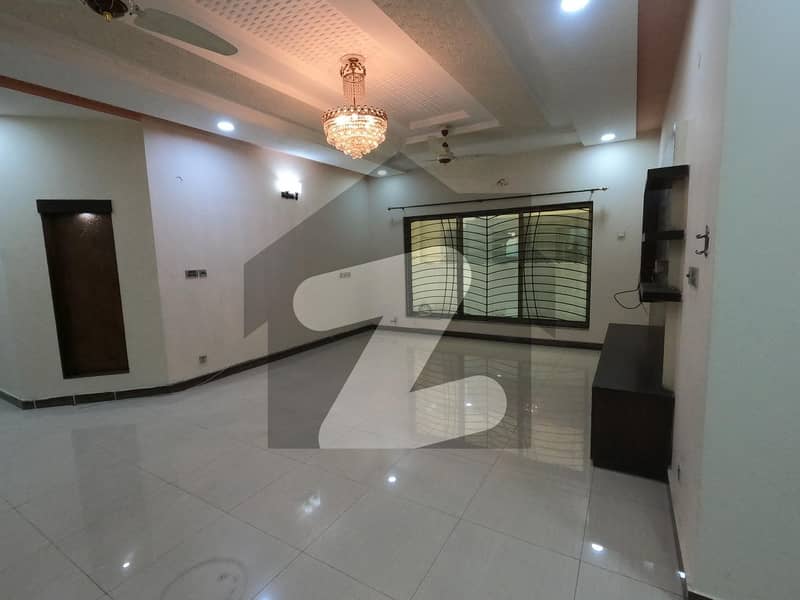 Highly-coveted Prime Location 1 Kanal Lower Portion Is Available In Dha Phase 2 - Sector C For Rent