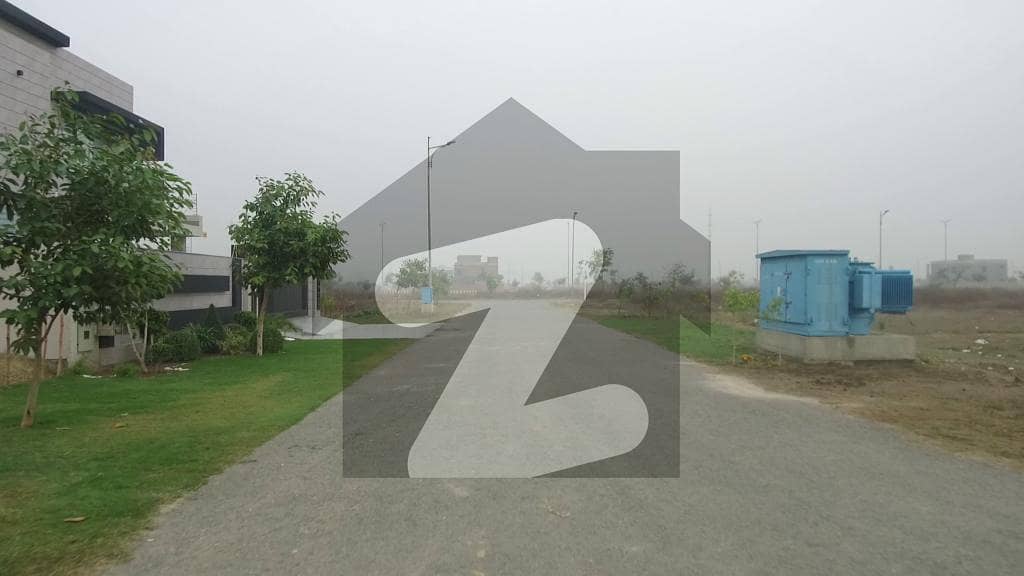 4 Marla Commercial Plot 274-CCA4 For Sale Phase 7