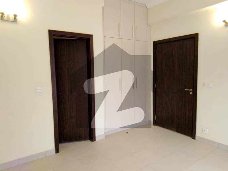 Good 800 Square Feet Flat For sale In Federal B Area - Block 21