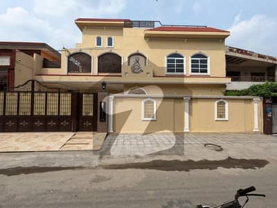 Owner Built Brand New 1 Kanal Furnished House PiA Society Near Wapda Town Main Boulevard LHR