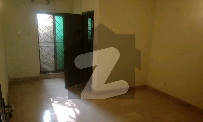 الرحمان گارڈن لاہور میں 3 کمروں کا 10 مرلہ فلیٹ 60 ہزار میں کرایہ پر دستیاب ہے۔