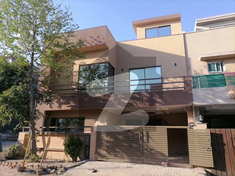 Spacious Lower Portion Is Available In Bahria Town Phase 8 - Usman D Block For Rent