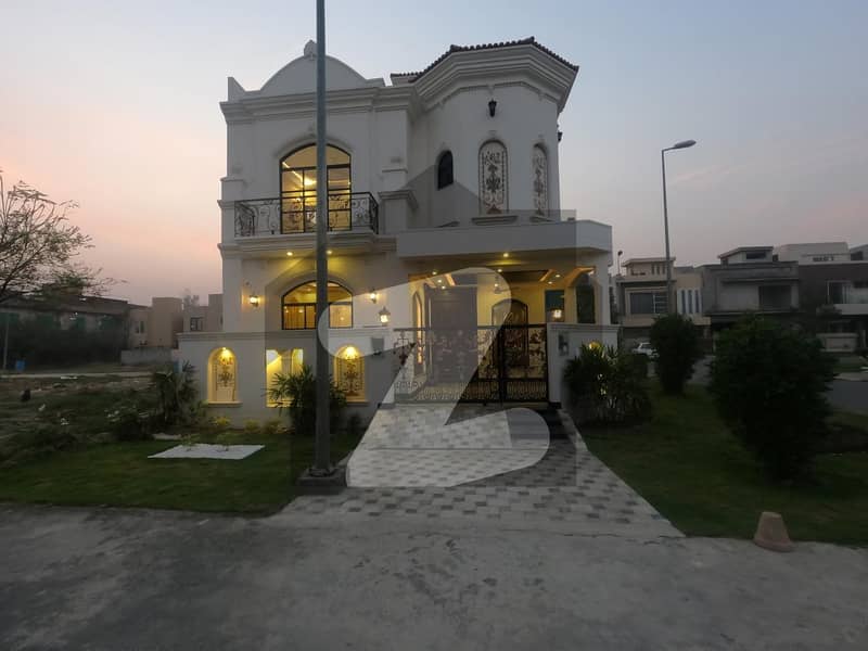 Corner 1370 Square Feet House Is Available For sale In DHA Phase 6 - Block D