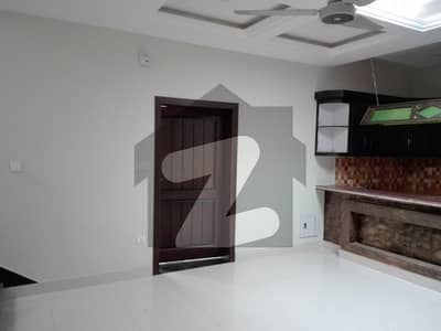 ایف ۔ 6/1 ایف ۔ 6 اسلام آباد میں 4 کمروں کا 16 مرلہ مکان 18 کروڑ میں برائے فروخت۔
