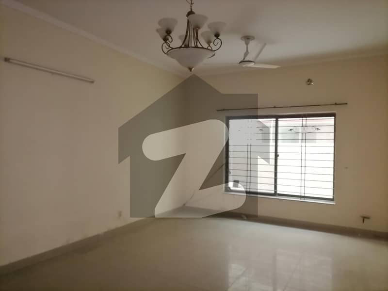 10 Marla House For rent Available In Askari