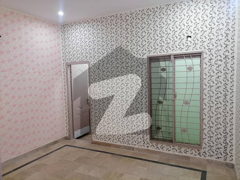 لالہ زار گارڈن لاہور میں 3 کمروں کا 2 مرلہ مکان 60.0 لاکھ میں برائے فروخت۔