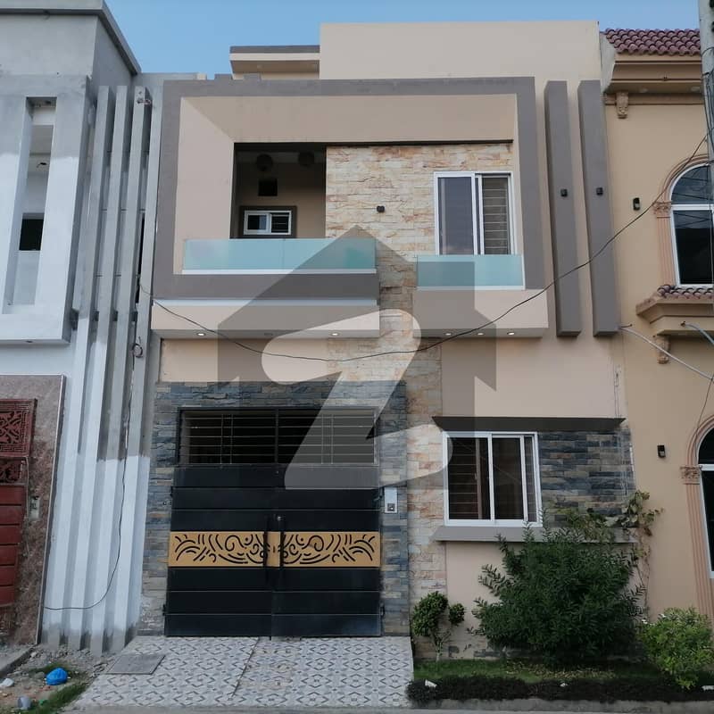 House In Jeewan City - Phase 1 For sale