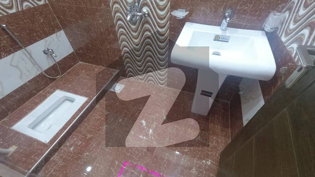 Prime Location House Of 5 Marla Is Available For sale Lahore Medical