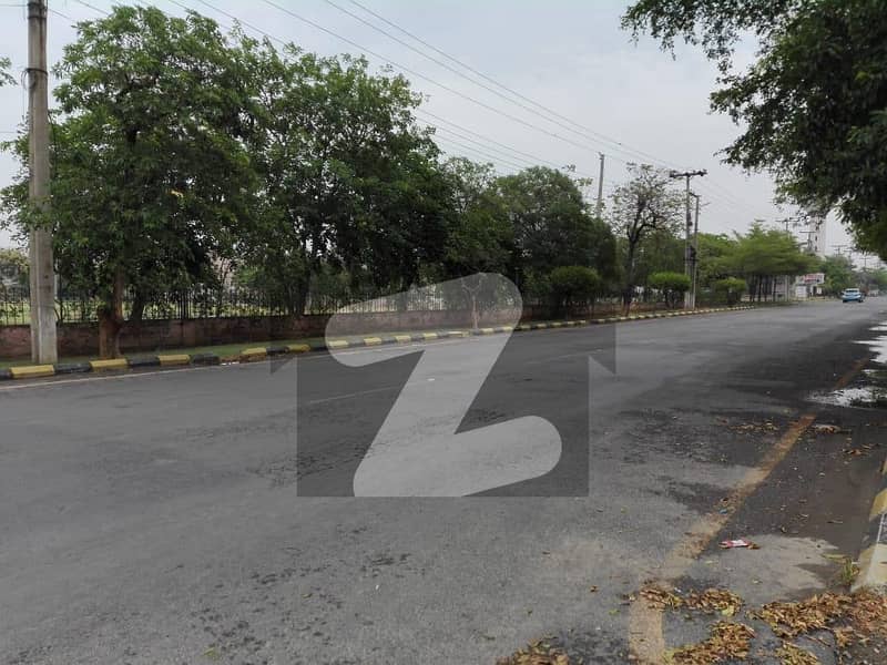 10.5 Marla Residential Plot In Only Rs. 19,000,000