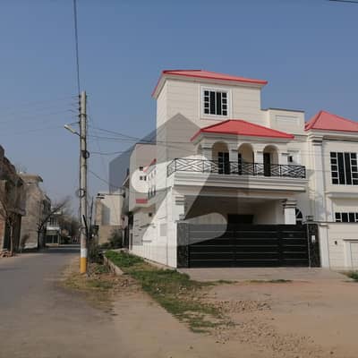 A Spacious 9 Marla House In Jeewan City - Phase 5