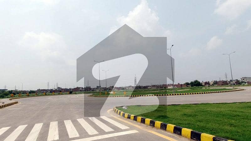 Property For sale In DHA Phase 8 - Block Y Lahore Is Available Under Rs. 16,500,000