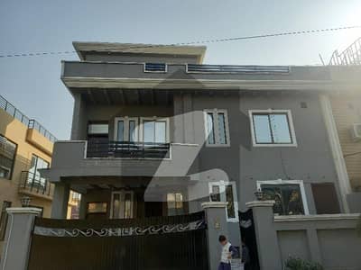 Triple Storey 10 Bed Corner House With Extra Land For Sale