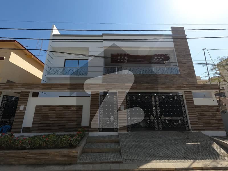 400 Square Yards House For sale Available In Madras