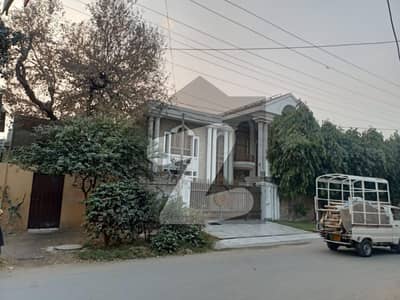 Reserve A Centrally Located House In Gulberg 3 - Block B3