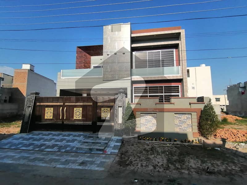 A Prime Location 10 Marla House In Multan Is On The Market For rent