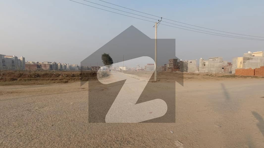 Commercial Plot For Grabs In 2 Marla Lahore