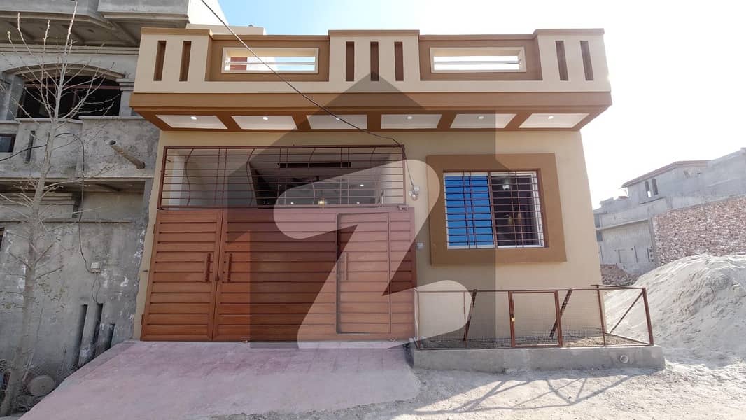 میسرائل روڈ راولپنڈی میں 3 کمروں کا 6 مرلہ مکان 1.35 کروڑ میں برائے فروخت۔