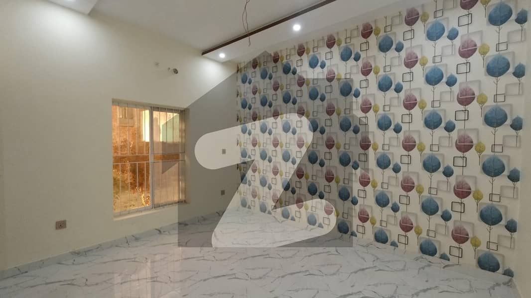الاحمد گارڈن ہاوسنگ سکیم جی ٹی روڈ لاہور میں 5 کمروں کا 6 مرلہ مکان 1.7 کروڑ میں برائے فروخت۔