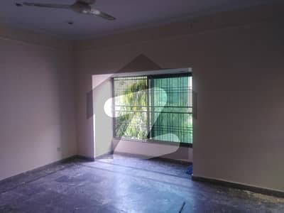 10 Marla House In Allama Iqbal Town For Sale