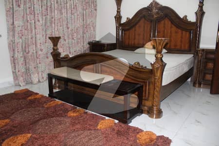 علامہ اقبال ٹاؤن لاہور میں 5 کمروں کا 10 مرلہ مکان 4.5 کروڑ میں برائے فروخت۔