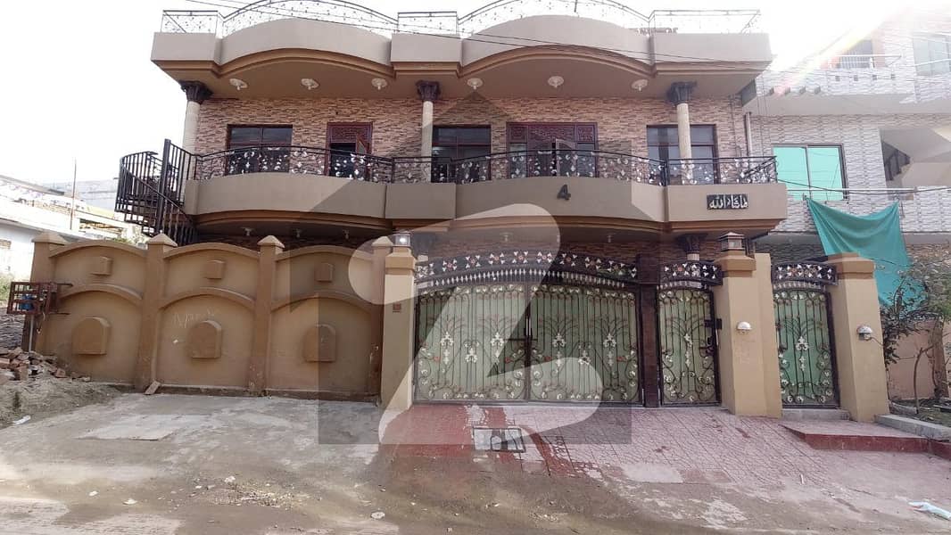 پاکستان ٹاؤن - فیز 1 پاکستان ٹاؤن اسلام آباد میں 7 کمروں کا 12 مرلہ مکان 2.95 کروڑ میں برائے فروخت۔