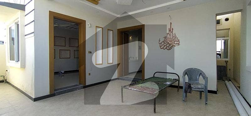 جناح گارڈنز ایف ای سی ایچ ایس اسلام آباد میں 2 کمروں کا 8 مرلہ مکان 1.9 کروڑ میں برائے فروخت۔
