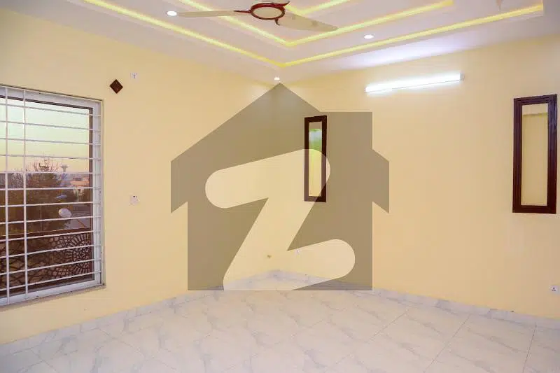 Bahria Town Phase 7 Rawalpindi 10 Marla Brand New Designer House