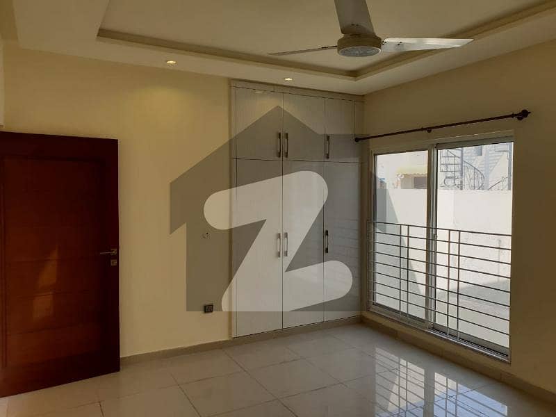 House For Rent ) Ideal Location Eden Valley Society Boundary Wall Canal