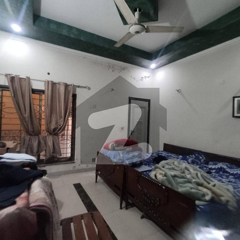 علامہ اقبال ٹاؤن ۔ راوی بلاک علامہ اقبال ٹاؤن لاہور میں 2 کمروں کا 10 مرلہ زیریں پورشن 50 ہزار میں کرایہ پر دستیاب ہے۔