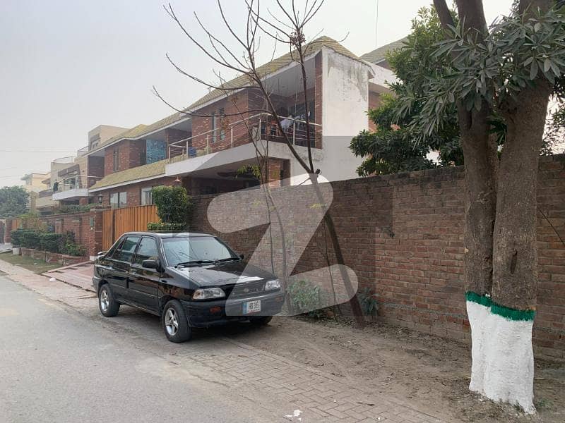 پی سی ایس آئی آر ہاؤسنگ سکیم فیز 2 ۔ بلاک اے پی سی ایس آئی آر ہاؤسنگ سکیم فیز 2 پی سی ایس آئی آر ہاؤسنگ سکیم لاہور میں 6 کمروں کا 1 کنال مکان 5.75 کروڑ میں برائے فروخت۔