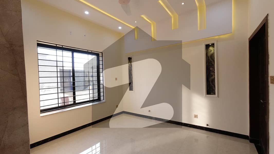 House Of 2700 Square Feet In Adiala Road Is Available