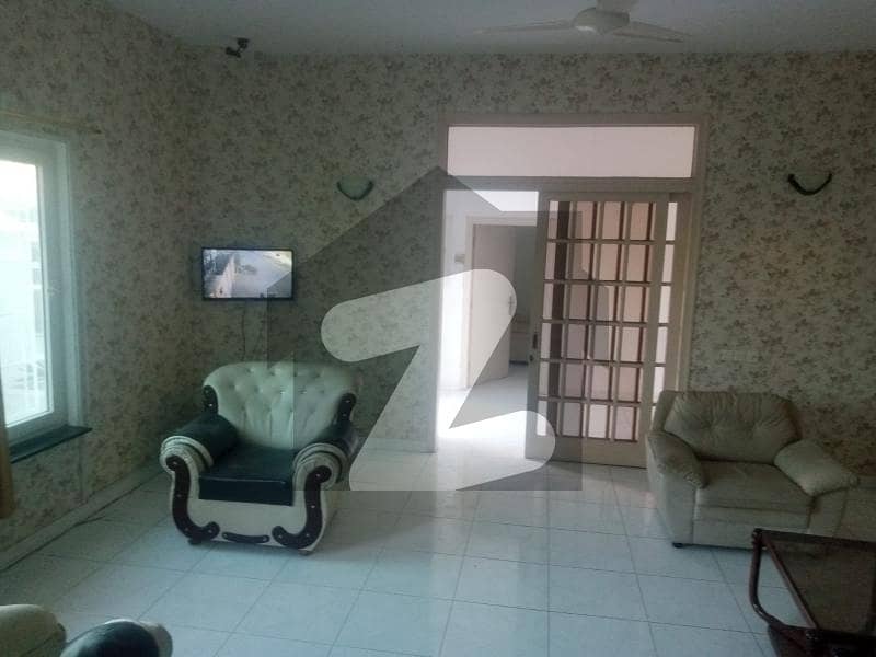 550 Yards 5 Bedrooms Bungalow for Rent In Defence Phase 5 Karachi