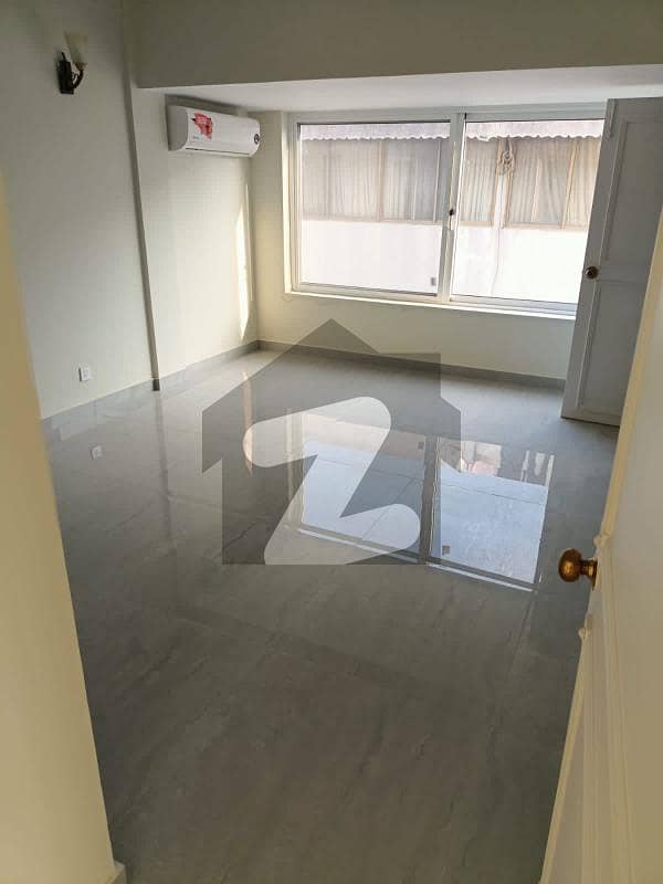 4th Floor 3 Bed Apartment Available For Rent 4th Floor 3 Bed Apartment Available For Rent