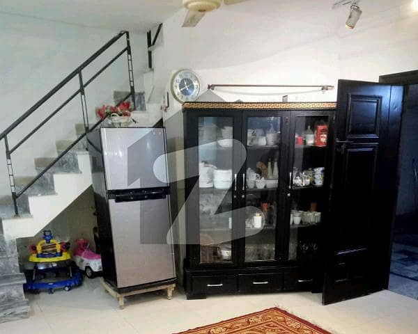 سعید کالونی فیصل آباد میں 3 کمروں کا 5 مرلہ مکان 1.4 کروڑ میں برائے فروخت۔