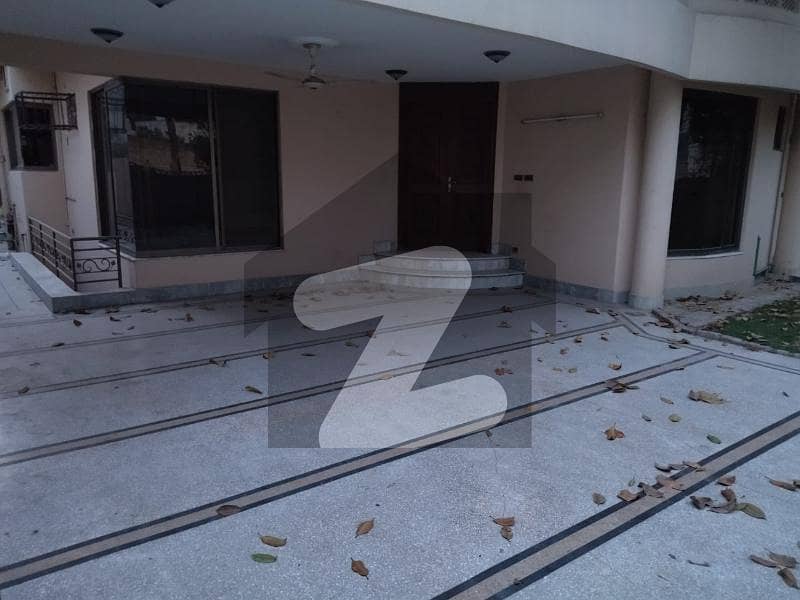 Beautiful Location 25 Marla Lower Portion With Basement Available For Rent In Dha Phase 3 Xx Block