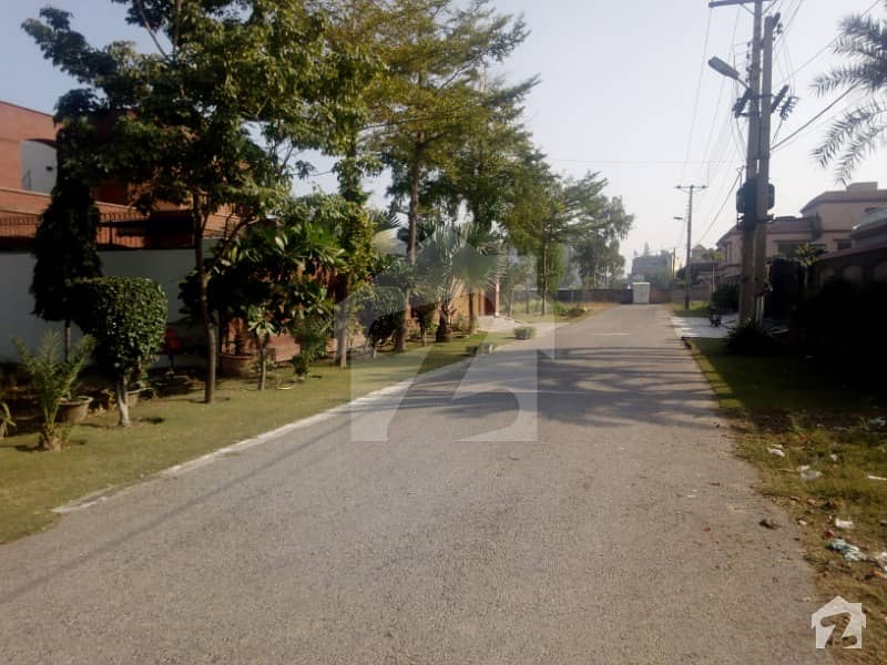 2 Kanal Ideal Confirm Location And Deal Near Park Mosque Market Main Road Direct Approach Plot For Sale