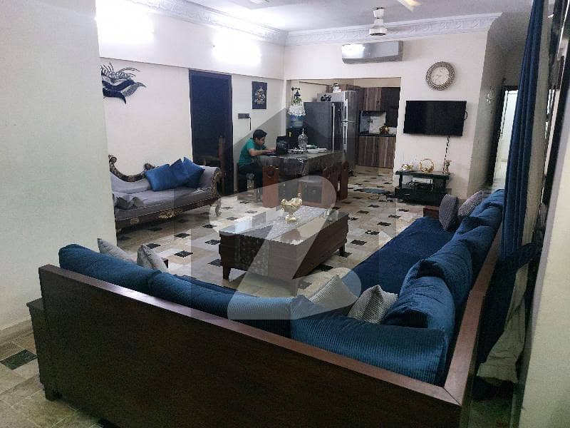 اسٹیڈیم روڈ کراچی میں 4 کمروں کا 13 مرلہ پینٹ ہاؤس 3.25 کروڑ میں برائے فروخت۔