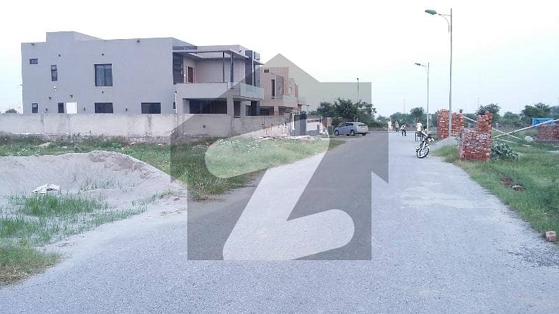 ڈی ایچ اے فیز 4 ۔ بلاک کے کے ڈی ایچ اے فیز 4 ڈیفنس (ڈی ایچ اے) لاہور میں 9 مرلہ رہائشی پلاٹ 2.5 کروڑ میں برائے فروخت۔