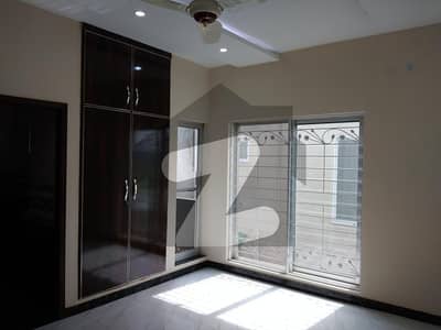 Upper Portion For rent Situated In Paragon City - Imperial 2 Block
