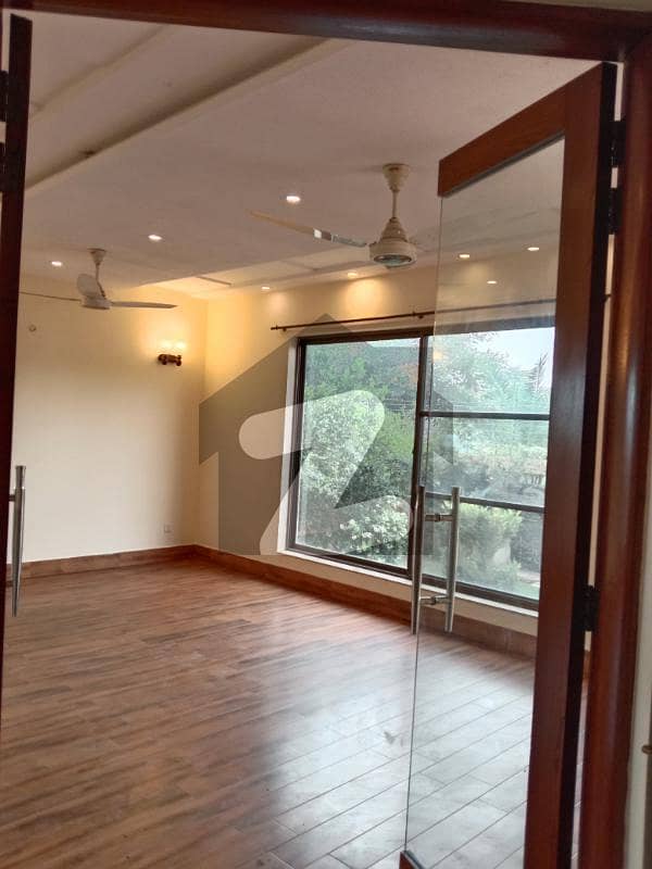 1 kanal Lower portion with Basement Available for Rent in DHA Phase 6