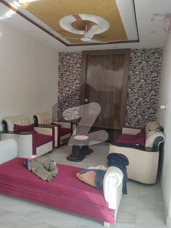 خیابان نوید سرگودھا میں 4 کمروں کا 5 مرلہ مکان 1.35 کروڑ میں برائے فروخت۔