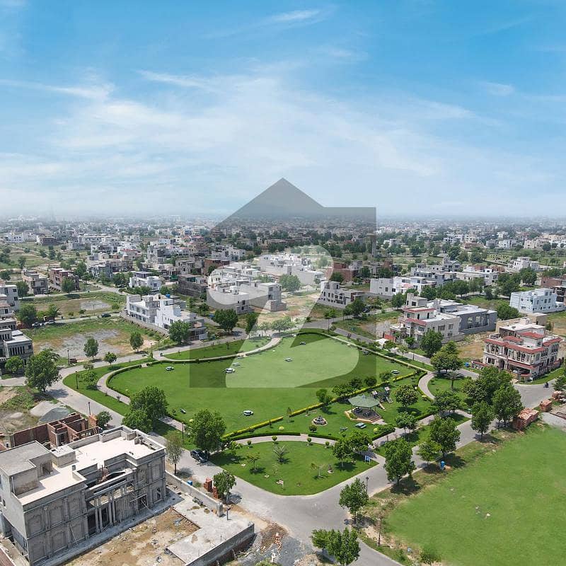 10Marla Corner Facing Park Ideal Location Plot Available For Sale