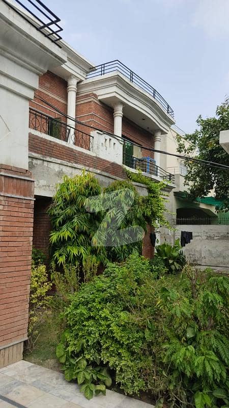 2 Kanal Orange Commercial Zone House With 75 Feet Front Available For Sale