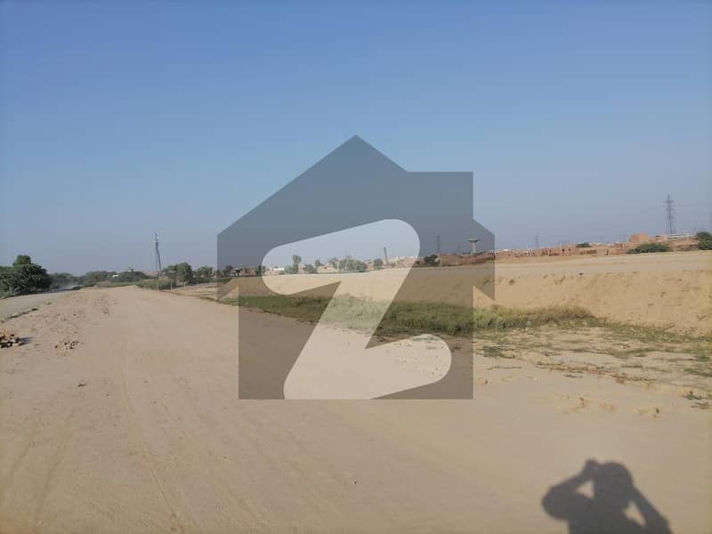 on instalment To sale You Can Find Spacious Commercial Plot In Satiana Road