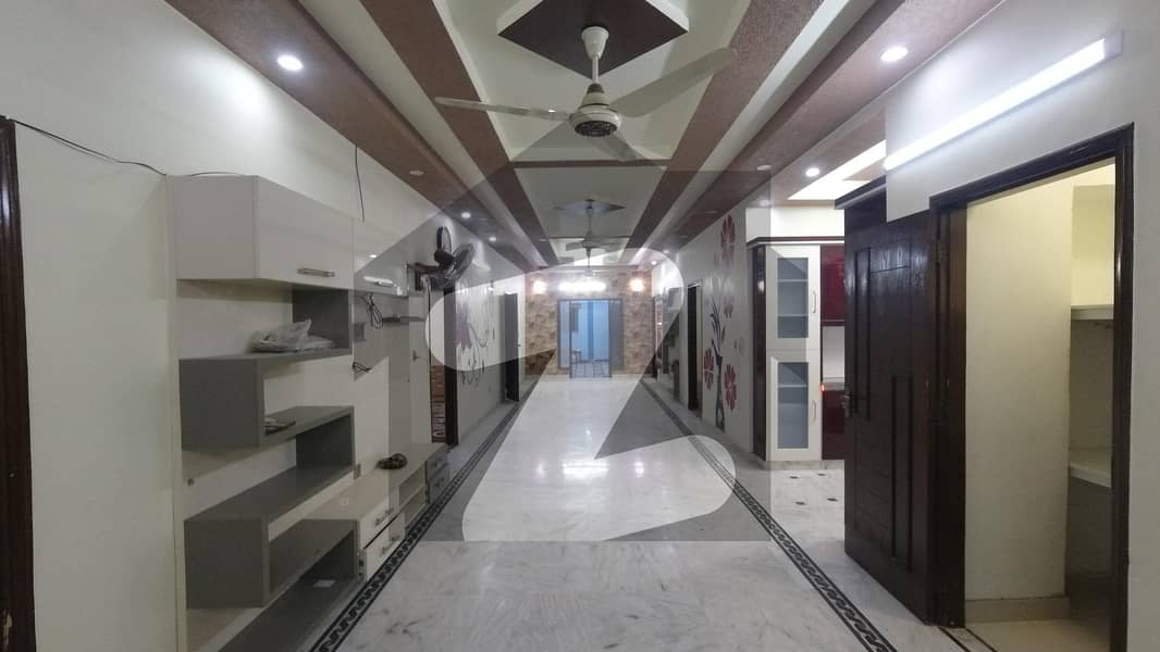 عامل کالونی کراچی میں 5 کمروں کا 12 مرلہ فلیٹ 5 کروڑ میں برائے فروخت۔